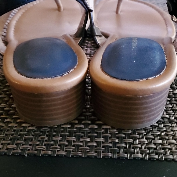 Tommy Hilfiger Sandles - Picture 7 of 8
